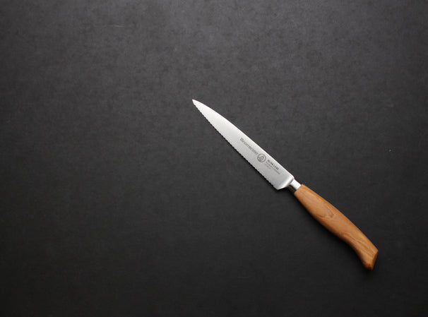 Couteau à tomates dentelé Messermeister Oliva Luxe bois d'olivier 13 cm