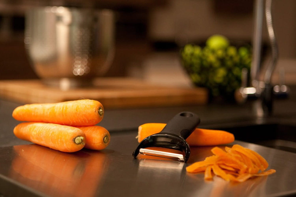 Éplucheur OXO Good Grips - Éplucheur en Y - Lame en inox - 13,6 cm