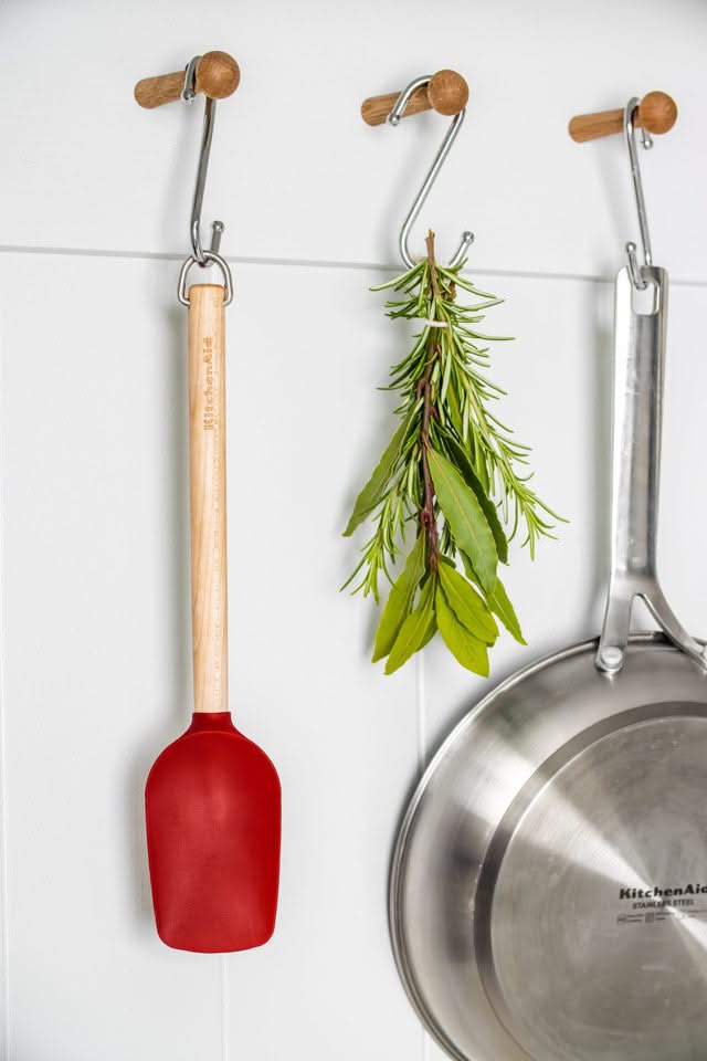 Cuillère KitchenAid - en bouleau - Core Rouge Empire - 31 cm - 1 pièce