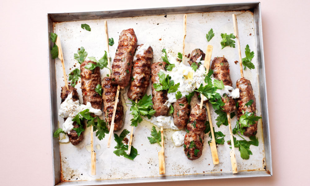Brochettes juteuses de viande hachée en un rien de temps