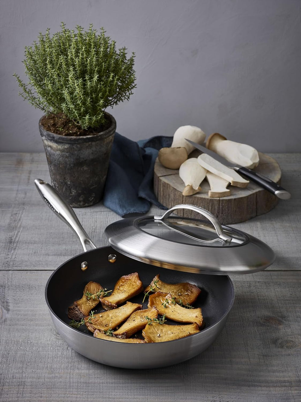 Sauteuse avec couvercle SCANPAN CTX ø 28cm / 2.5 litres - convient à toutes les sources de chaleur - revêtement antiadhésif standard