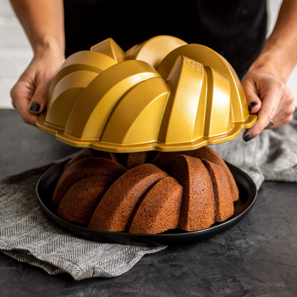 Moule à Bundt Nordic Ware Braided Bundt Or - Aluminium coulé - ø 27 cm